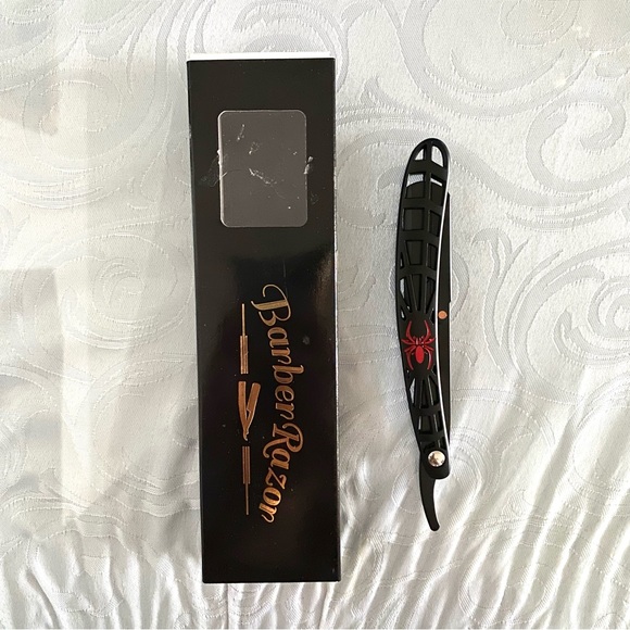 Black & Red Spider-Man Straight Shaving Barber Razor with Blades - Picture 2 of 4